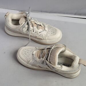 Woman's Sneakers & Athletic Shoes Steve Madden Roaring-R Sneaker Size 8.5
